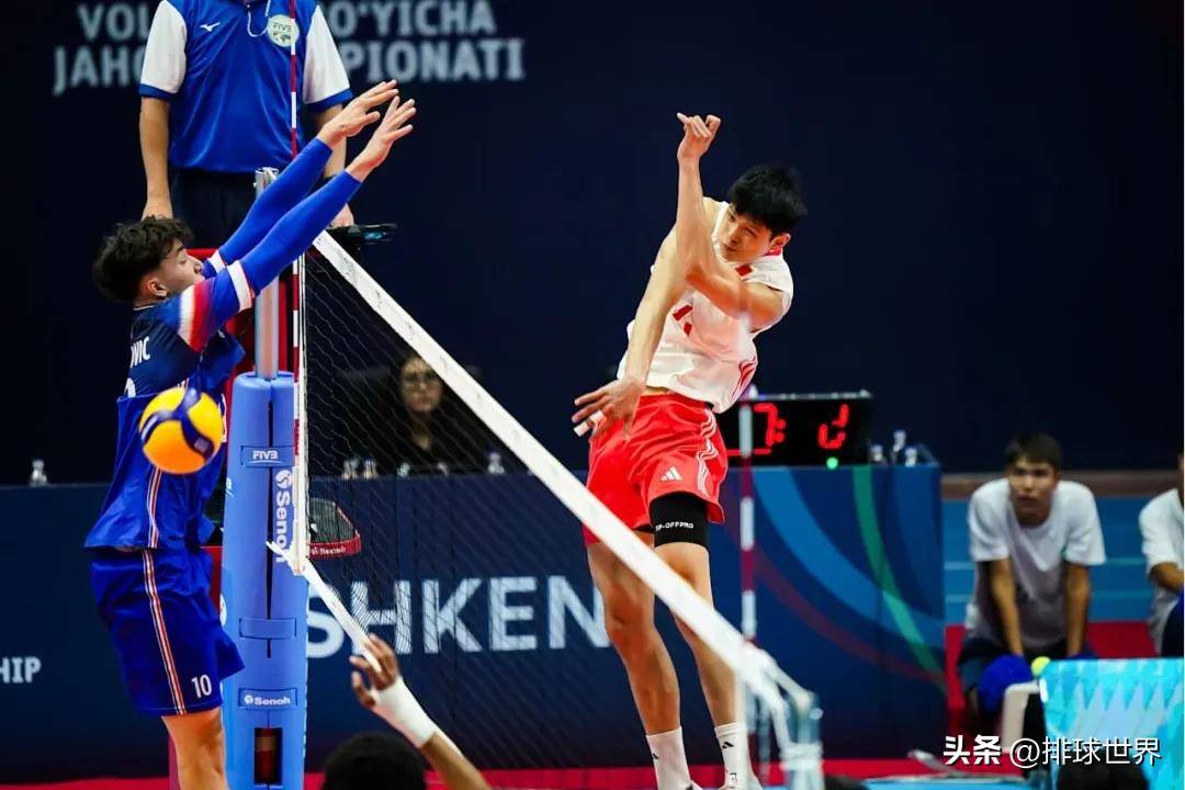 三湘雄鲨队险胜嵩山山猫队，电竞巡回赛上演关键失误成转折！定位球制造杀机的简单介绍